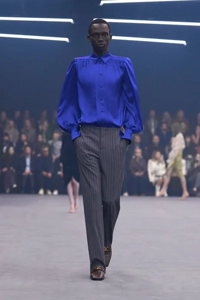 Look 17
